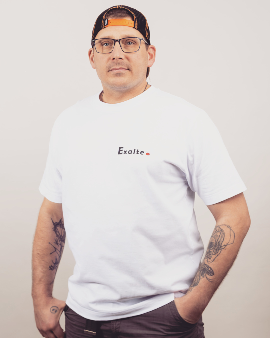 Simple en face. Cash dans le dos.
#exalte #humournoir #humourfrancais #drole #tatouage